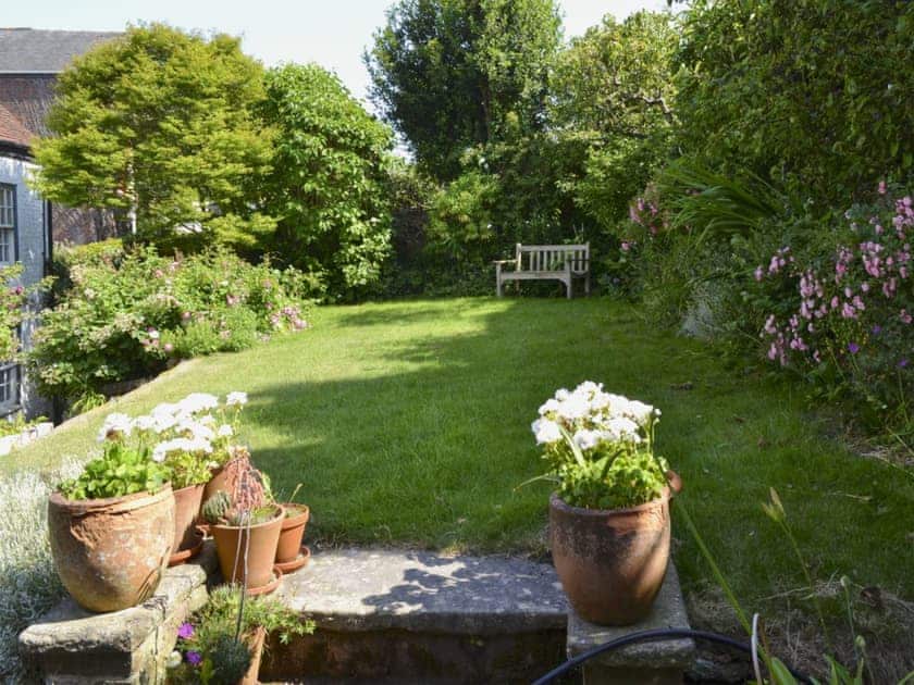 Shared walled garden | Cottage By The Quay, Lymington