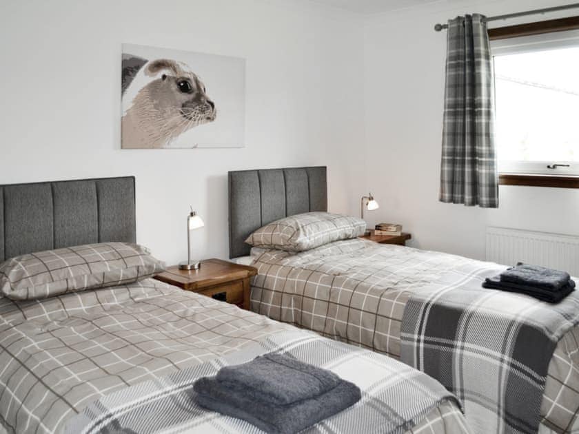 Tranquil bedroom with twin beds | Auldfield, Lhanbryde, near Elgin