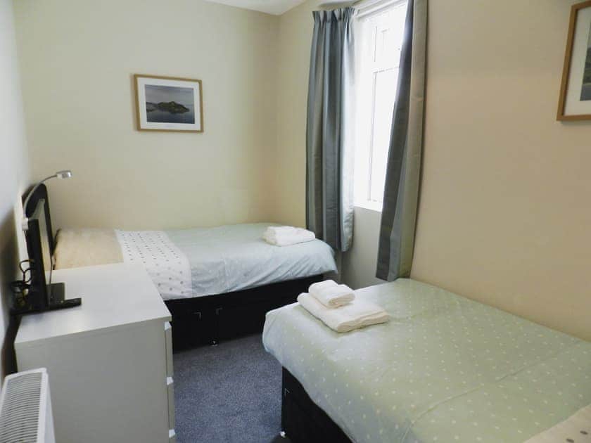 Twin bedroom | Sunnyside Cottage, Lamlash, Isle of Arran