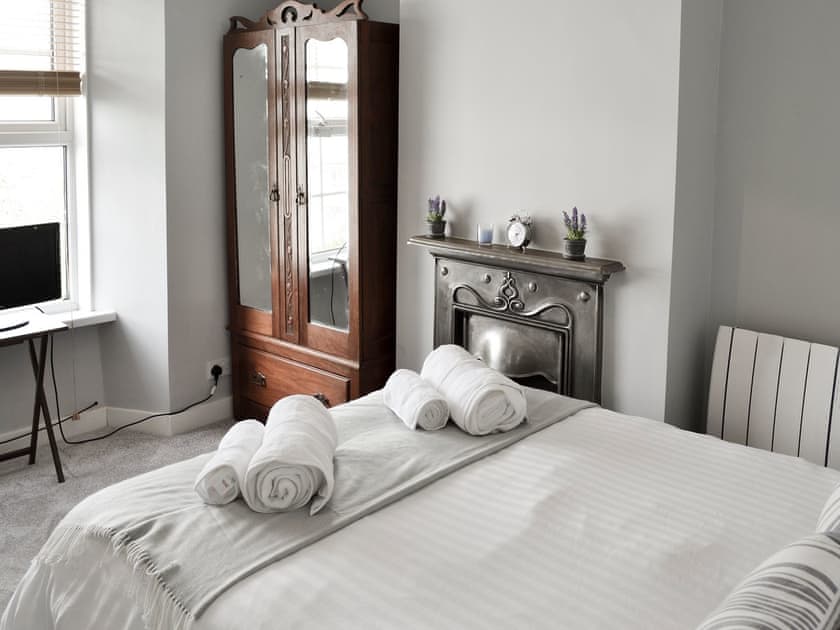Peaceful bedroom with double bed and en-suite | Morvoren (Sea Maiden) Cottage, The Lizard Village, near Helston
