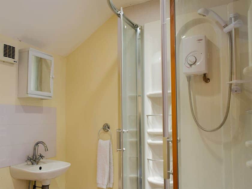 En-suite | West Boundary Farm Cottage - West Boundary Farm Cottage 2 - West Boundary Farm Cottages, Pilling, near Preesall