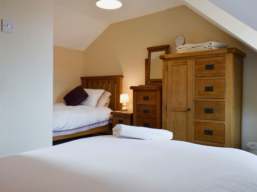 Twin bedroom | Coachman’s House, Whitby