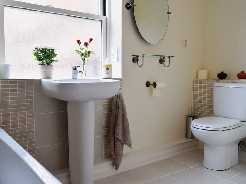 Bathroom | Coachman’s House, Whitby