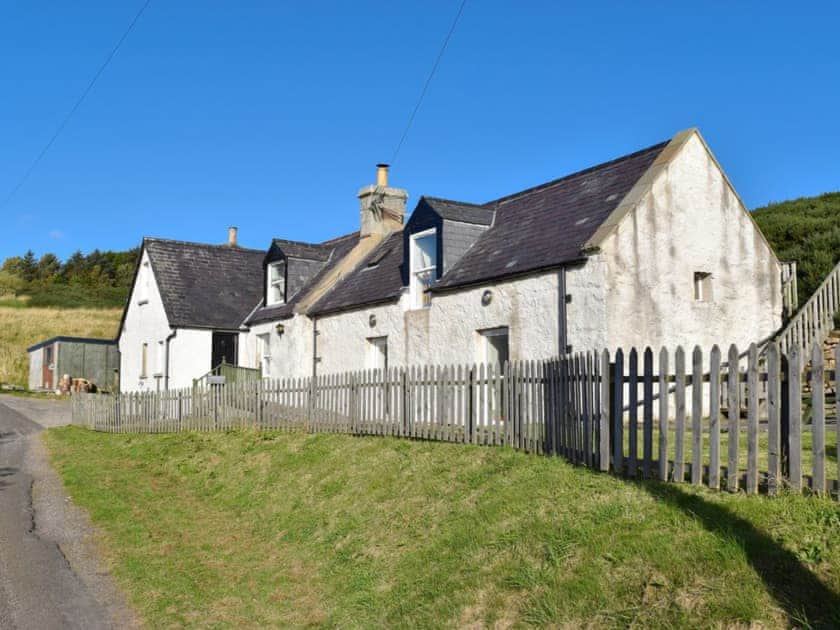 Traditional detached stone cottage and barn conversion | Kate’s Croft, Gartymore, near Helmsdale