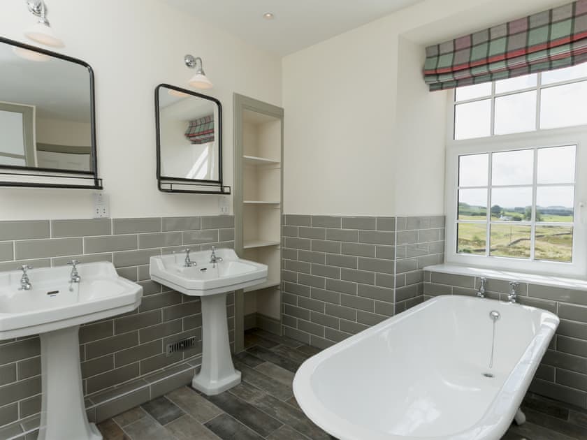 Terrific bathroom | Blairinnie - Barwhillanty Estate, Parton, near Castle Douglas