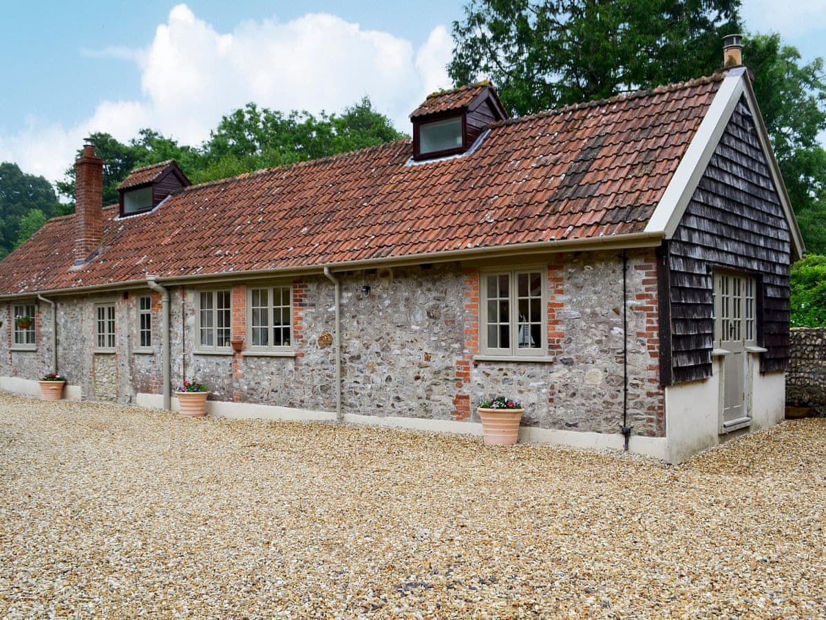 Whatley Lodge - Holiday lodge in South West England - Image 1