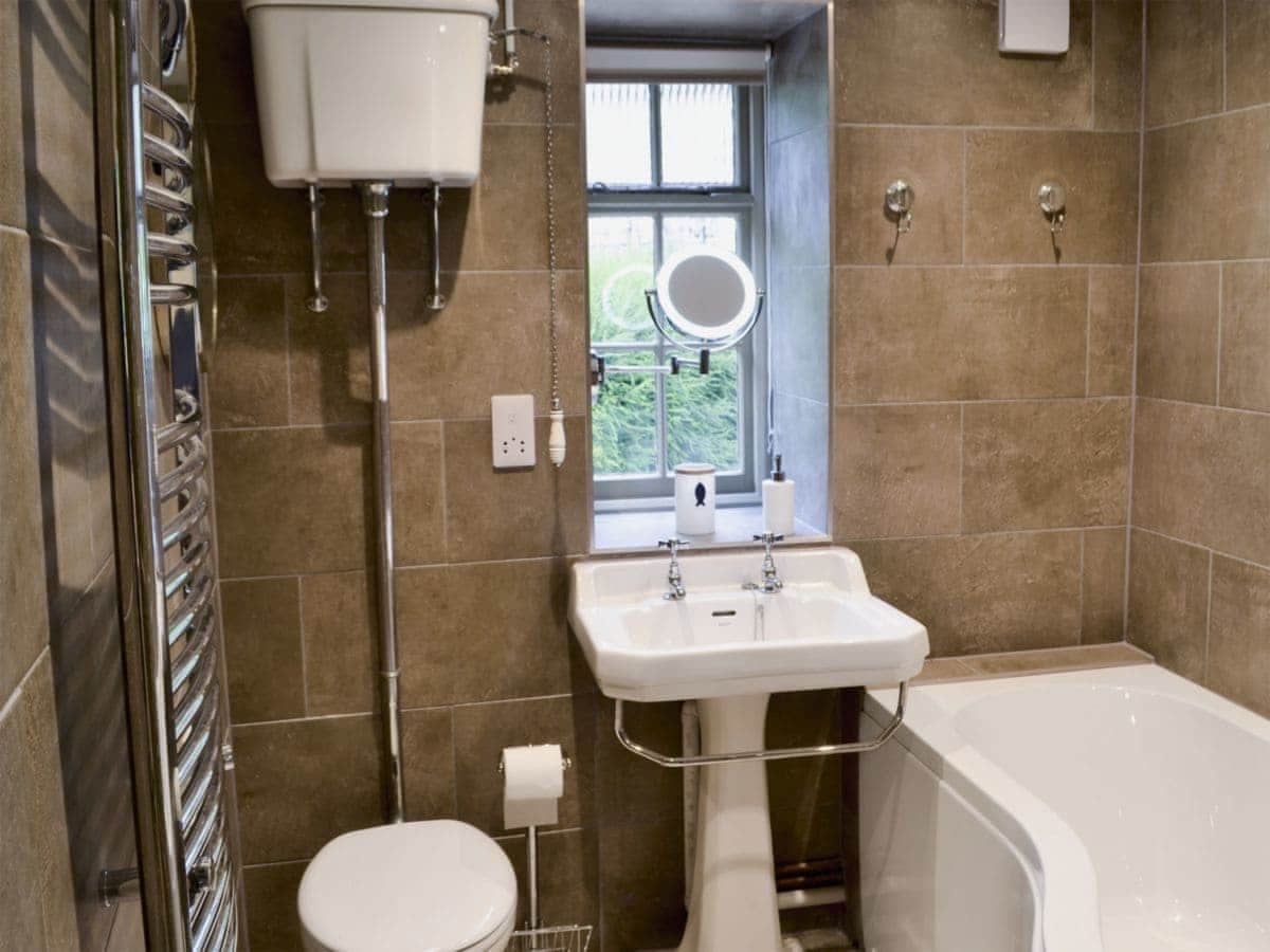 Escape Bathrooms Chard whatley lodge (ref ukc1650) in winsham, near chard, somerset Escape Bathrooms Chard whatley lodge (ref ukc1650) in winsham, near chard, somerset