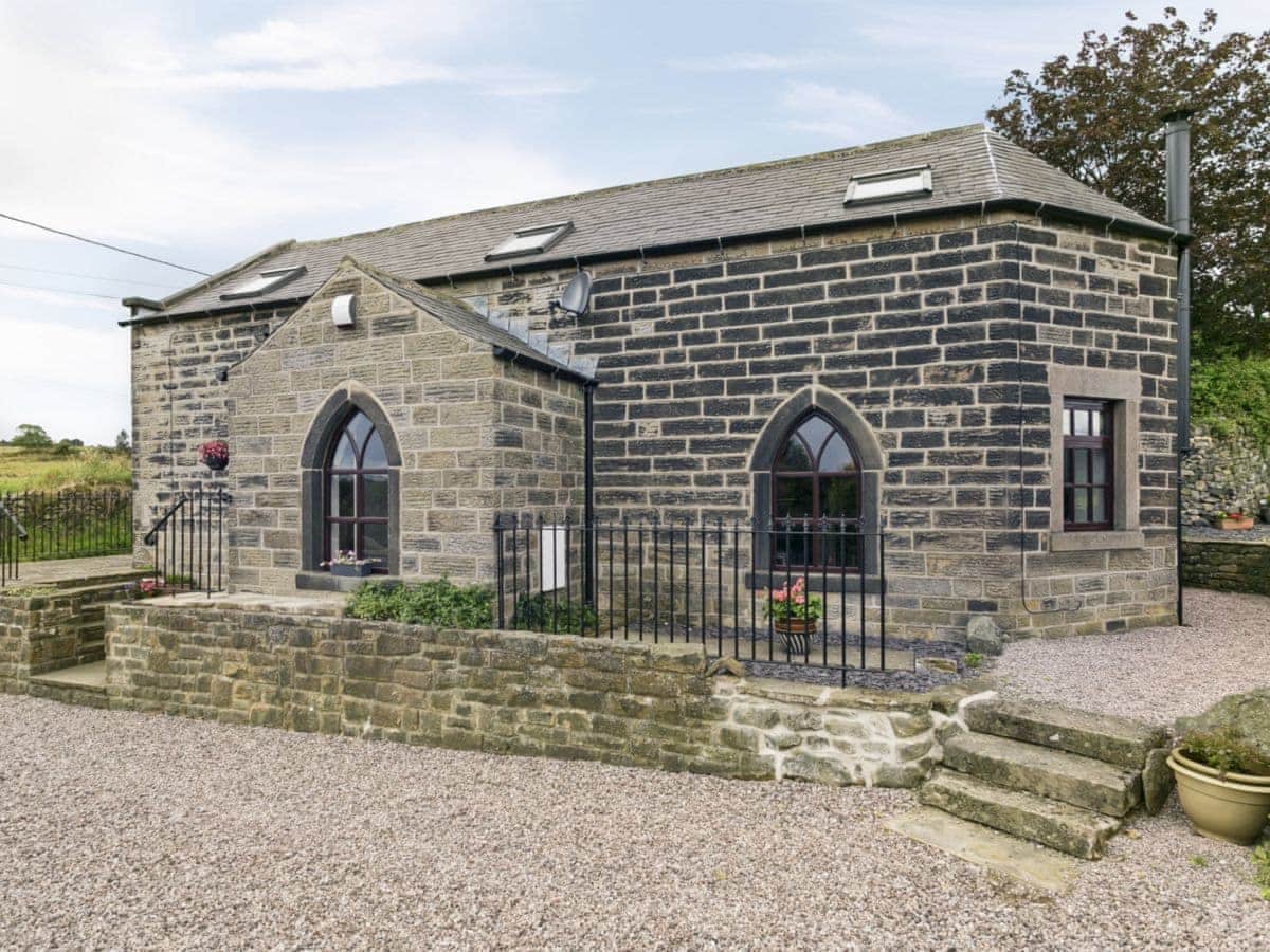 The Old Church (ref UKC2318) in Alton, near Chesterfield, Derbyshire ... The Old Church (ref UKC2318) in Alton, near Chesterfield, Derbyshire ...