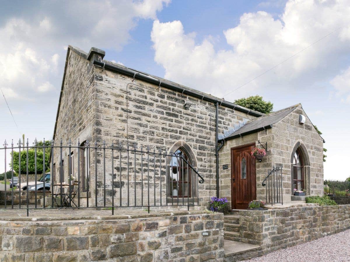 The Old Church (ref UKC2318) in Alton, near Chesterfield, Derbyshire ... The Old Church (ref UKC2318) in Alton, near Chesterfield, Derbyshire ...
