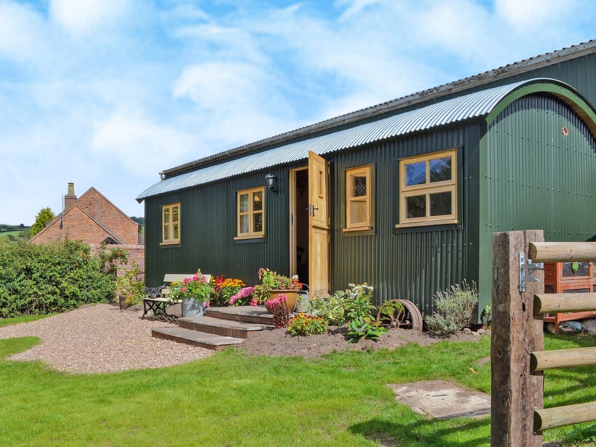 Morrells Wood Farm - Shepherds Lodge - Holiday lodge in Central England - Image 1