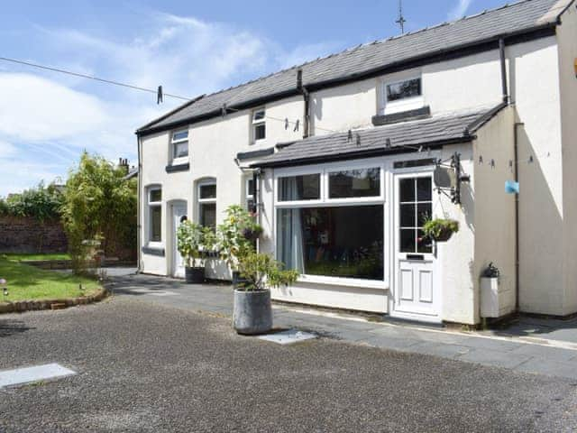 The Cottage At Stanley Villa Ref 25033 In Southport Lancashire