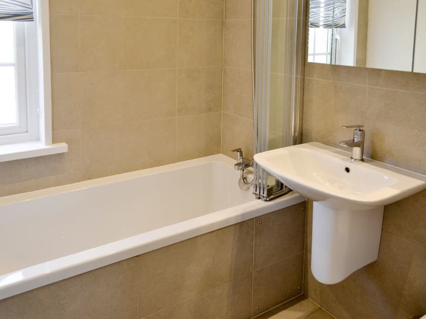 First floor bathroom with shower over bath | Lyndale, Penzance