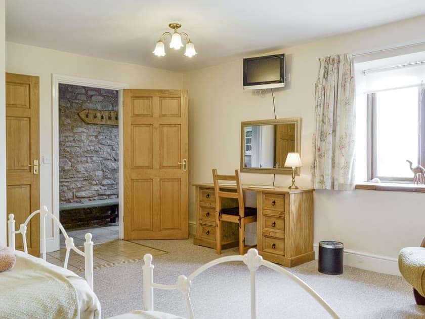 Dressing area within twin bedroom | White Hill Farm Cottage, Wonastow, near Monmouth