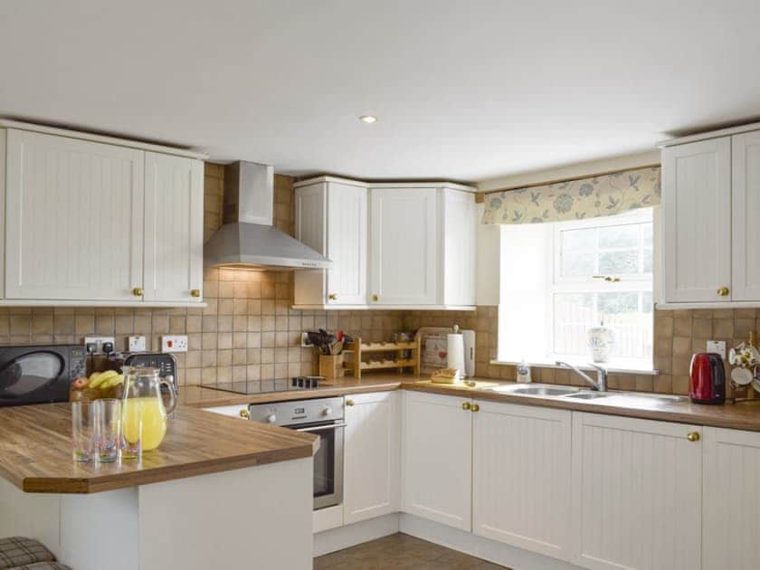 Large fully-appointed fitted kitchen | The Stables - Loch Lomond Farm Cottages, Balfron Station, near Stirling