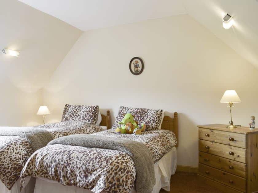 Good sized twin bedroom | The Stables - Loch Lomond Farm Cottages, Balfron Station, near Stirling