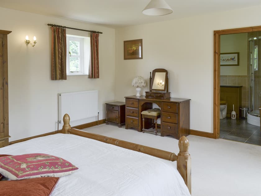 Comfortable double bedroom with en-suite bathroom | Bank Top Cottage, Cropton, near Pickering