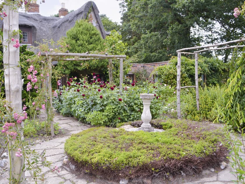 Meticulously maintained gardens | Thatched Cottage, Witton, near North Walsham
