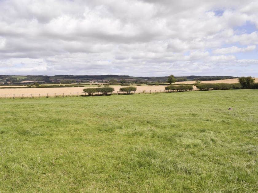 Unspoilt natural surroundings | The Byre, The Stable - Snow Hall Farm, Newton under Roseberry near Great Ayton