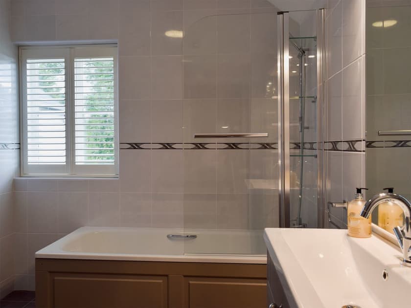 Bathroom | Fountain Hill, Eglwyswrw, near Cardigan