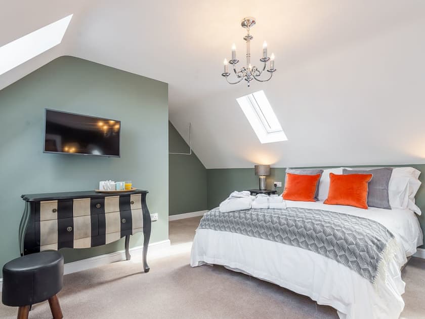 Large, comfy double bedroom | Holly Tree Barn - Ashlin Farm Barns, Dunholme, near Lincoln