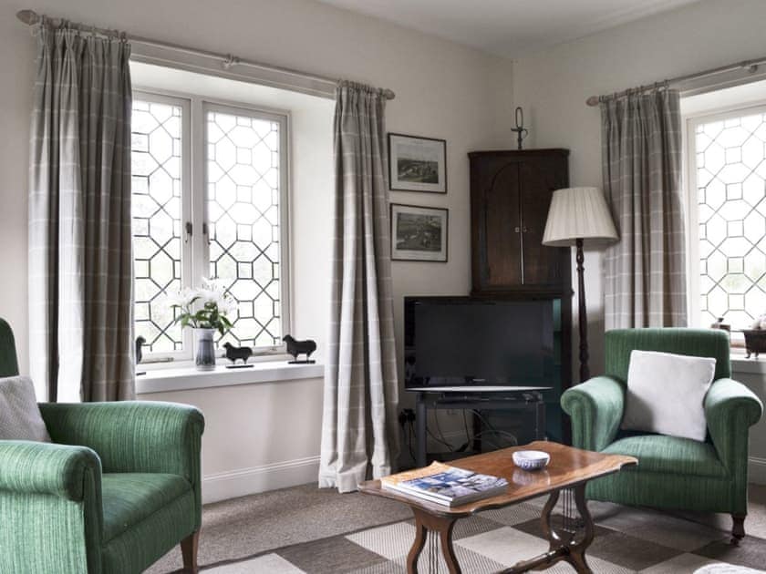 Charming lounge with 32&rdquo; Freeview TV | Glenearn EstateGlenearn Lodge, Bridge of Earn