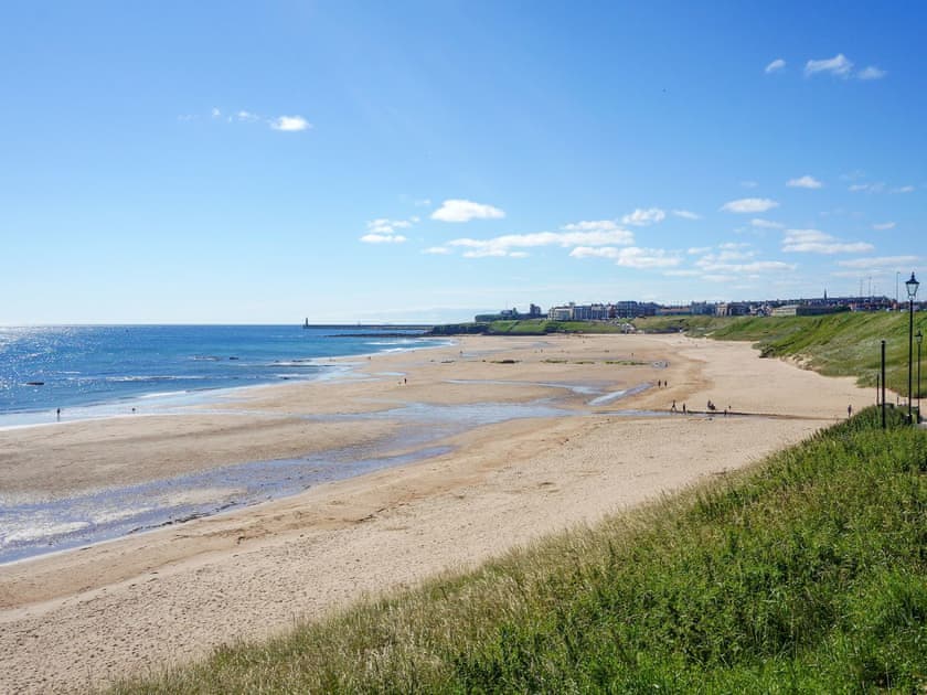 Longsands from Cullercoats looking at Tynemouth | Naters Apartment, Whitley Bay, near Cullercoats