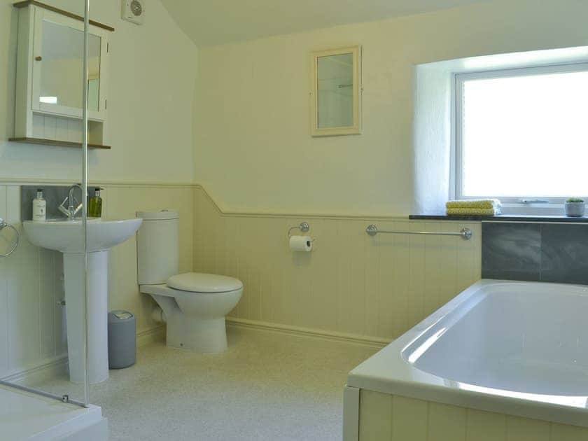 Spacious bathroom | Clarence Cottage, Appleby-in-Westmorland
