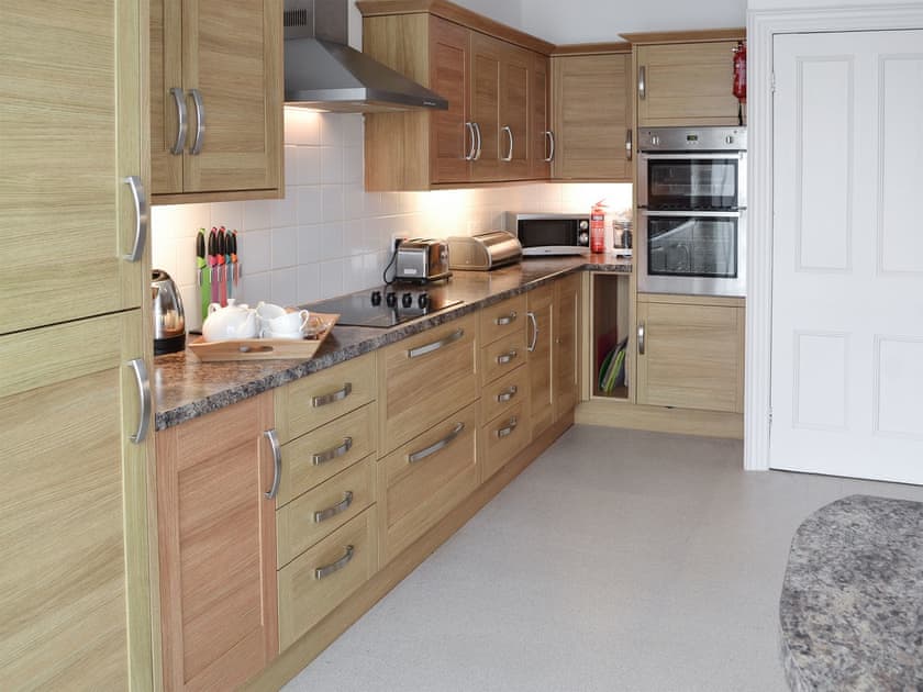 Large kitchen with dishwasher and washing machine  | Seaglass, Marazion