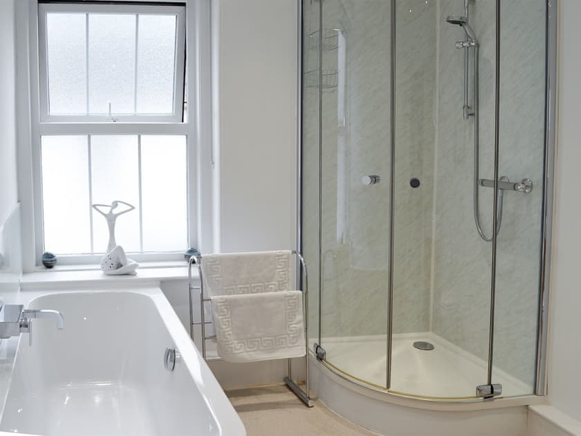 Shower room | Seaglass, Marazion
