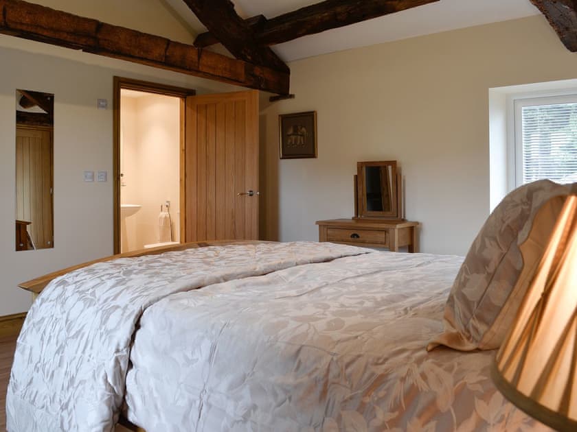 Double bedroom with en-suite | The Wheat Shed - The Wheat Shed and The Bothy, Calthwaite, near Penrith