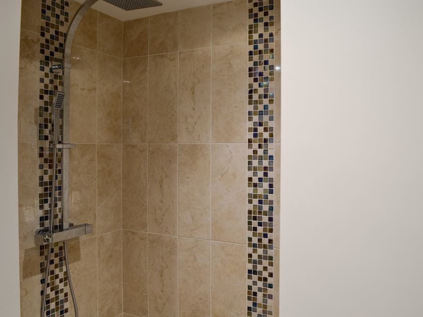En-suite shower | The Wheat Shed - The Wheat Shed and The Bothy, Calthwaite, near Penrith