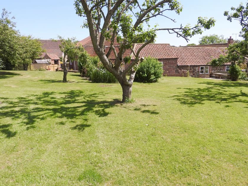 Extensive mature garden | West End Farmhouse, Ulrome, near Bridlington