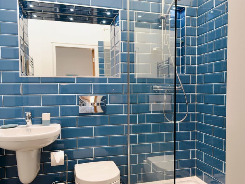 En-suite shower room | Bluebell Barn, Dunnington, near York