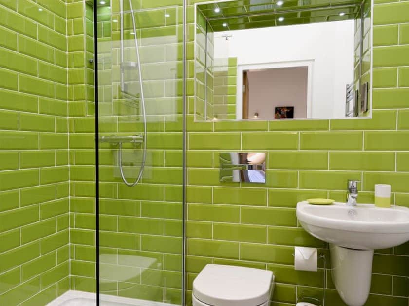 En-suite shower room | Bluebell Barn, Dunnington, near York