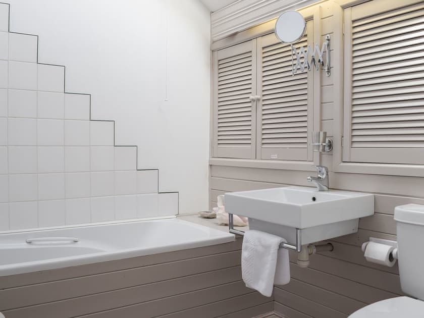 Bathroom | Sardis Cottage, near Kilgetty