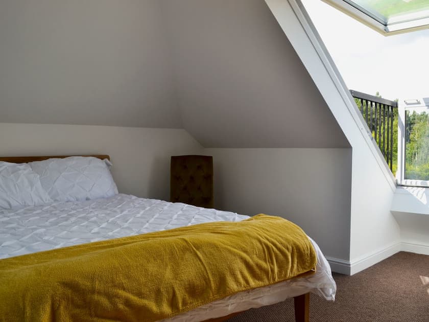 Double bedroom | Reeds Farmhouse, Farnham