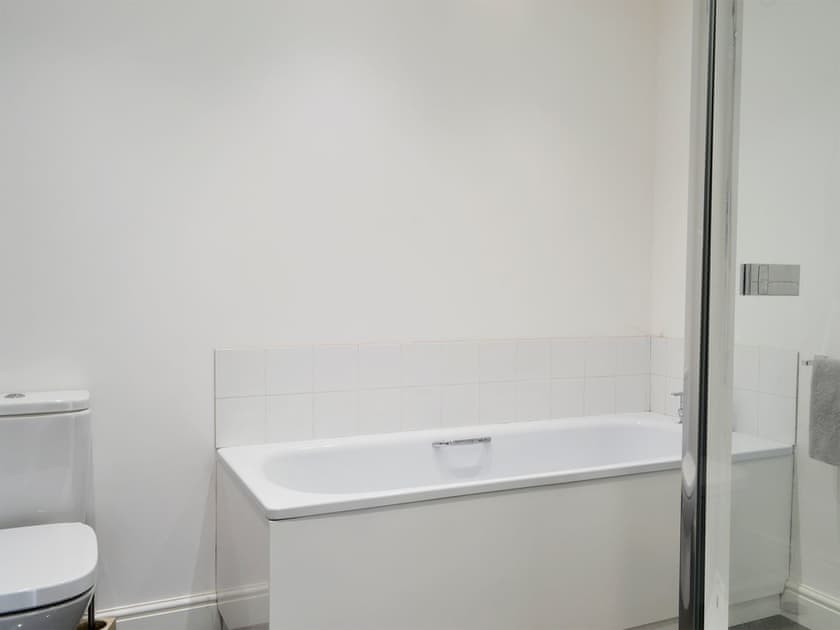 Bathroom | Reeds Farmhouse, Farnham
