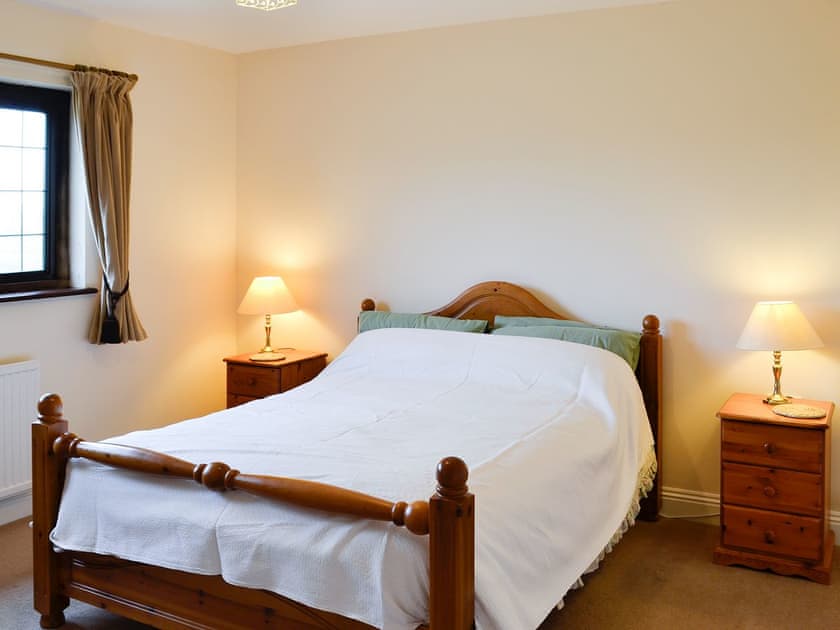 Comfortable and cosy double bedroom | Canon Court Farmhouse, Milborne Port, near Sherborne