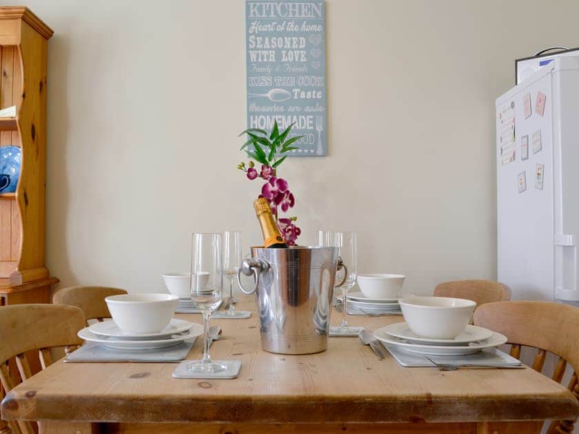 Ideal dining area | Draig’s Cottage, Abergavenny
