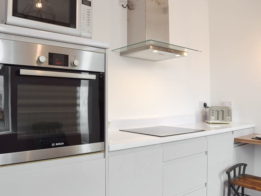 Well equipped kitchen | Gwylfa, Trimsaran, near Kidwelly