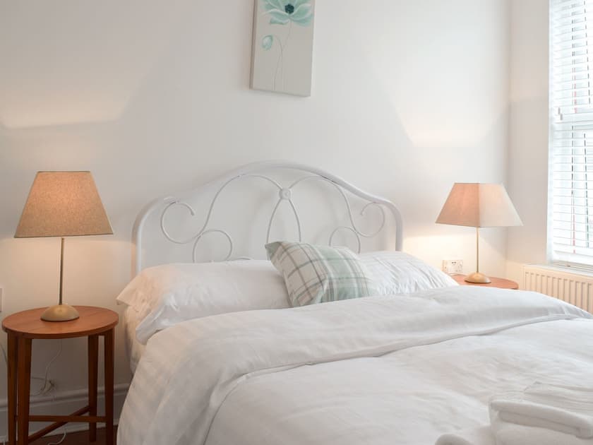 Double bedroom | Gwylfa, Trimsaran, near Kidwelly