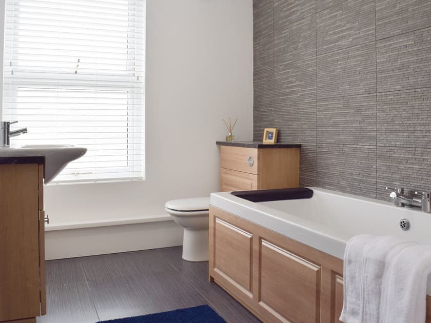 Bathroom | Gwylfa, Trimsaran, near Kidwelly