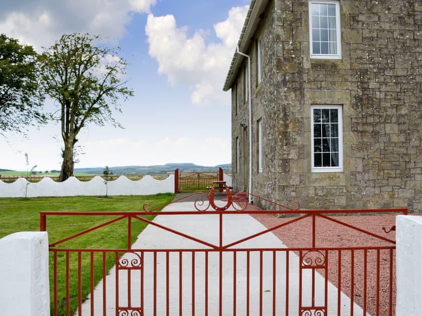 Exterior | Bonshawside Farmhouse, Kirtlebridge, near Annan