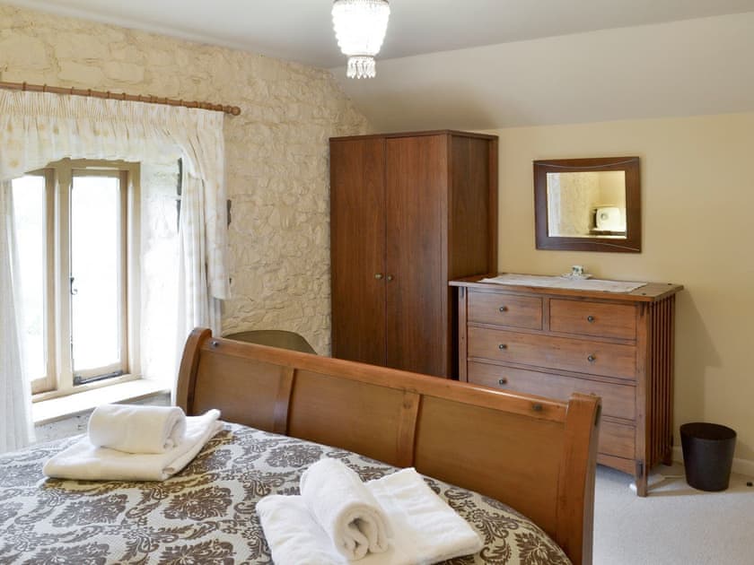 Ample storage within double bedroom | Ringslade Barn and Cinema, Highweek, near Newton Abbot