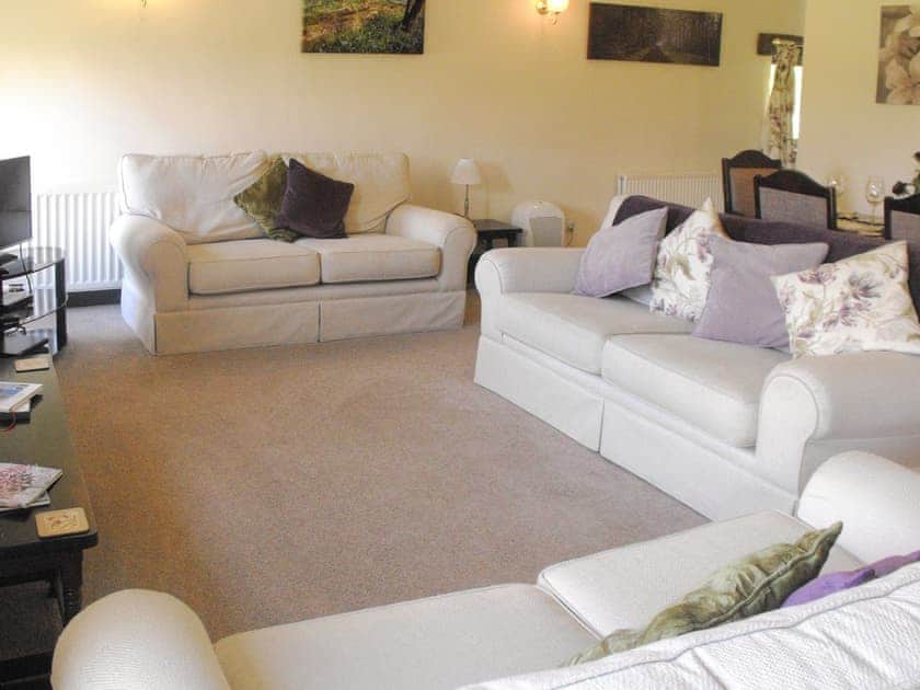 Comfortable living area | Roselber - Stonelands Farmyard Cottages, Litton near Kettlewell