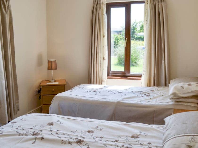 Peaceful twin bedroom | Bryneirin, Bwlchyfadfa, Talgarreg