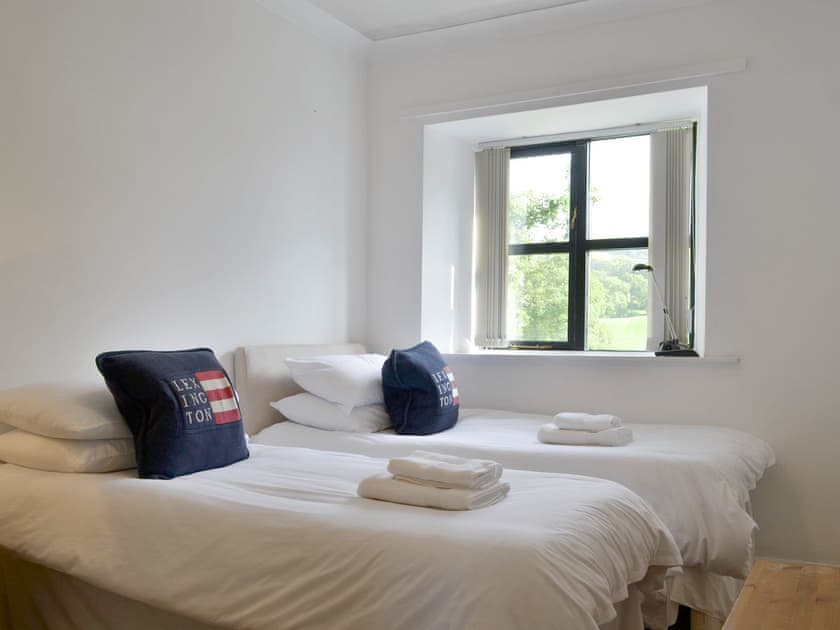 Good sized twin bedroom | Four Seasons, Cowan Head, near Kendal