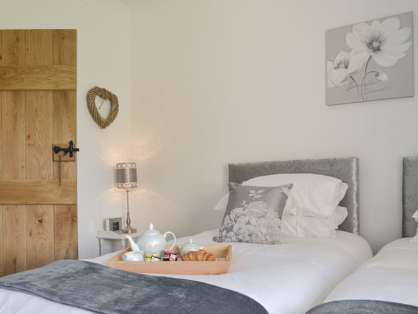 Twin bedroom | Lings Farm Cottage, Temple Normanton, near Chesterfield