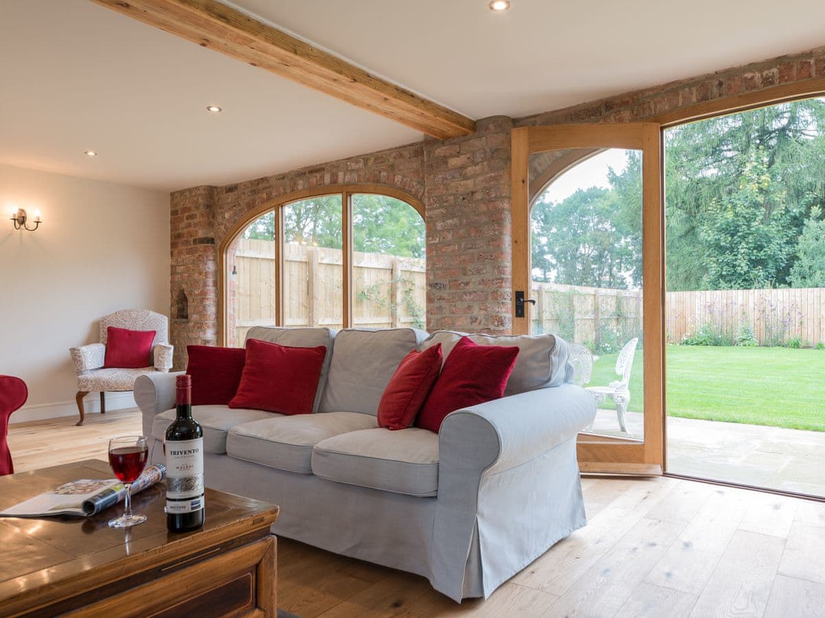 White Lodge Cottage - Holiday lodge in Yorkshire - Image 3