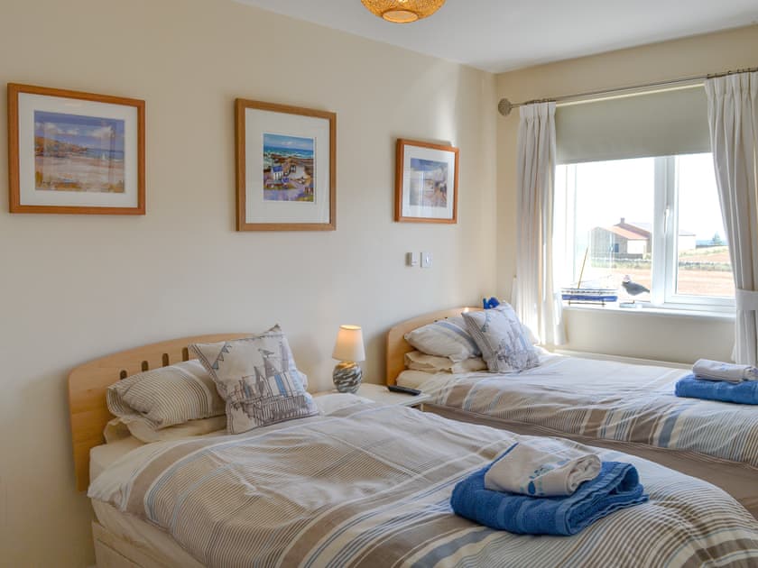 Cosy twin bedroom | Fishers Cottage, Seahouses